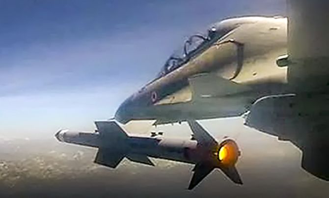 Air-to-air missile Astra test-fired from Sukhoi-30 MKI