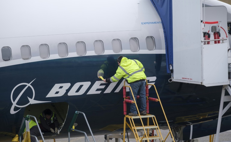 Boeing suspends testing of long-haul 777X aircraft