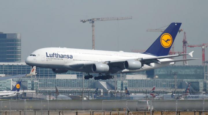 Berlin government, Lufthansa pursue rescue deal: Sources