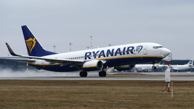 Ryanair passengers down by 99.6% in April, Wizz Air down by 97.6%