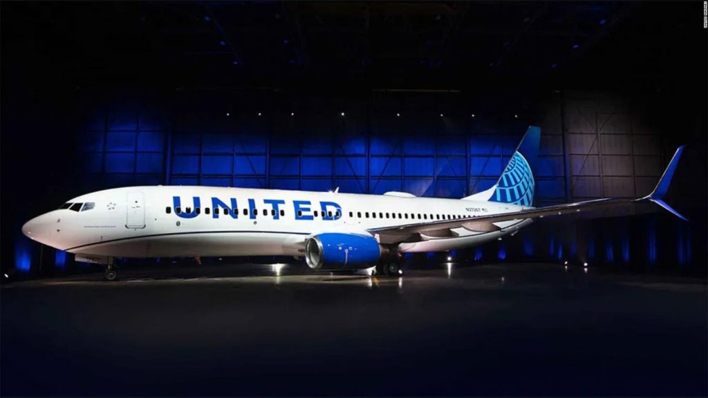 United Airlines will cut up to 2,850 pilots without more federal aid