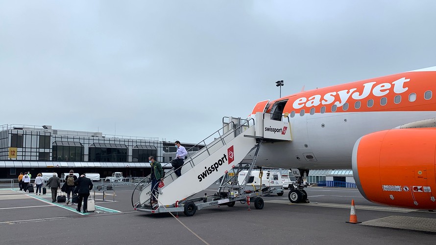 EasyJet offers passengers cheaper COVID-19 tests to encourage travel
