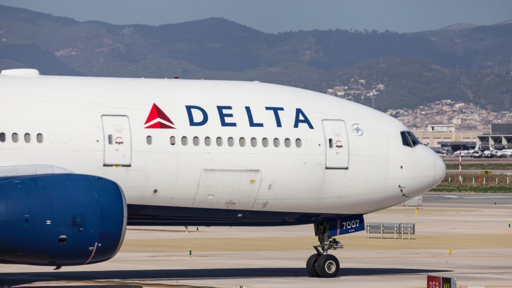 Delta Air expects daily cash burn of up to $14 million in fourth quarter