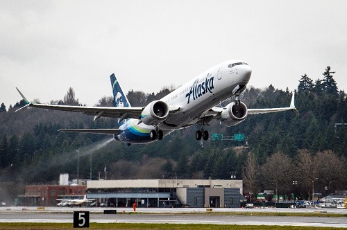 Boeing and Alaska Airlines Finalize Order for 737 MAX Jets